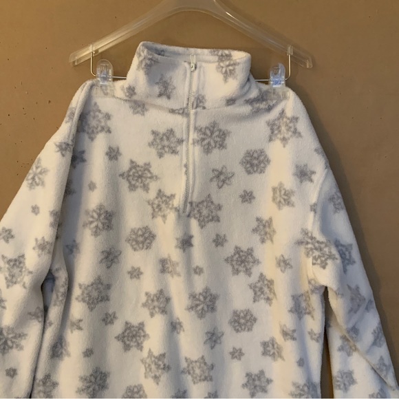 FLEECE SNOW FLAKES, PULLOVER. BUNDLE BONANZA - Picture 4 of 10
